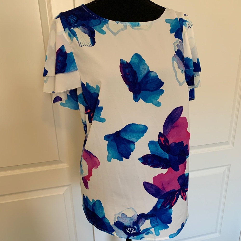 💙💕 Bold & Beautiful Blouse from Banana 💙💕